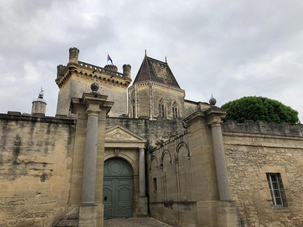 Uzes A Pied, Appartement Dans Cadre D'Exception Bagian luar foto