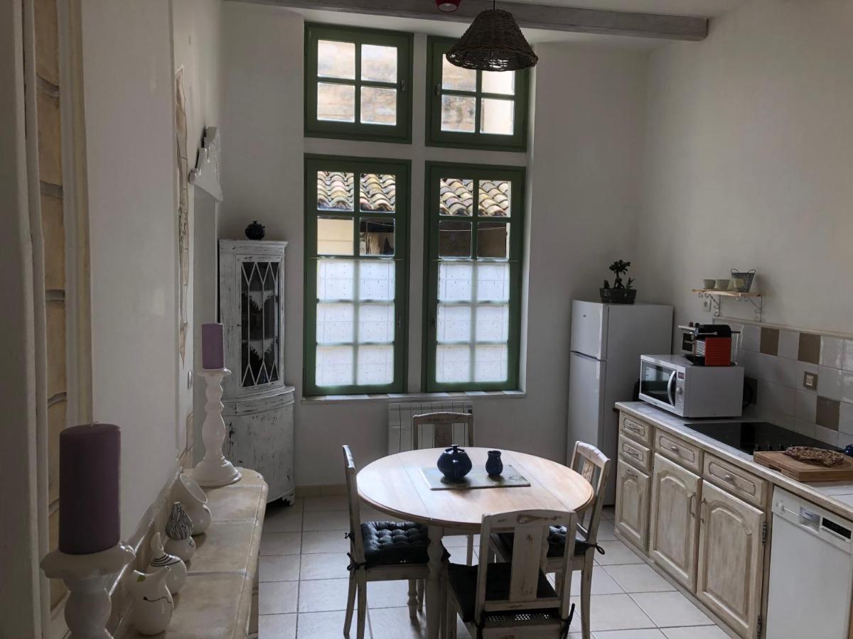 Uzes A Pied, Appartement Dans Cadre D'Exception Bagian luar foto